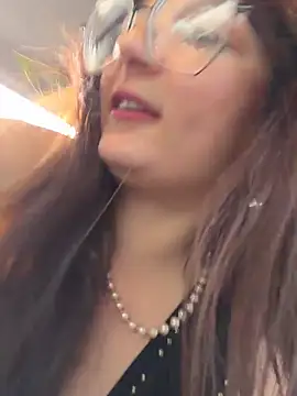 Snapshot of urpuppymoon chatting on March 4, 2026, 10:17 pm urpuppymoon online show from March 4, 2026, 10:17 pm