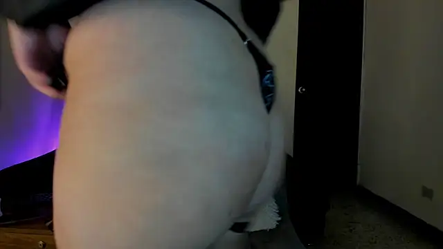 Snapshot of liily_moore chatting on November 14, 2025, 7:12 am liily moore online show from November 14, 2025, 7:12 am