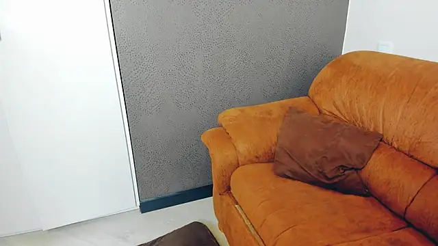 LayaFlow online show from February 8, 2026, 10:13 am