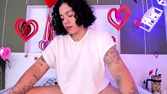 Snapshot of Alexxxholy chatting on February 15, 2025, 8:23 pm Alexxxholy online show from February 15, 2025, 8:23 pm