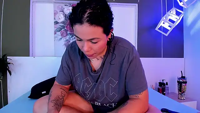 Snapshot of Alexxxholy chatting on February 22, 2025, 1:46 pm Alexxxholy online show from February 22, 2025, 1:46 pm