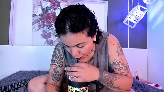 Snapshot of Alexxxholy chatting on February 19, 2025, 7:59 pm Alexxxholy online show from February 19, 2025, 7:59 pm