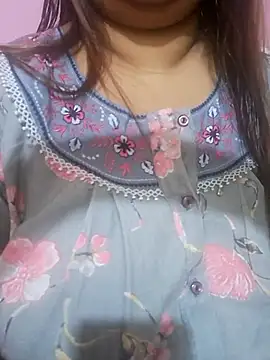 Snapshot of Ravina_patil1 chatting on July 25, 2026, 5:37 am Ravina patil1 online show from July 25, 2026, 5:37 am