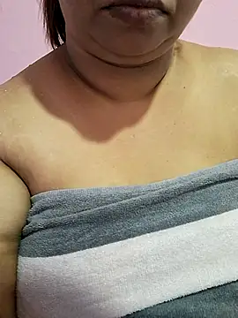 Snapshot of Ravina_patil1 chatting on July 2, 2026, 7:47 am Ravina patil1 online show from July 2, 2026, 7:47 am