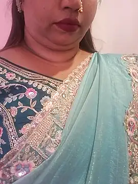Snapshot of Ravina_patil1 chatting on June 29, 2026, 8:10 am Ravina patil1 online show from June 29, 2026, 8:10 am