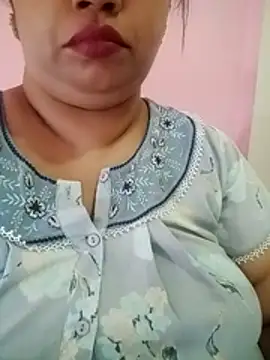 Snapshot of Ravina_patil1 chatting on June 29, 2026, 10:15 am Ravina patil1 online show from June 29, 2026, 10:15 am