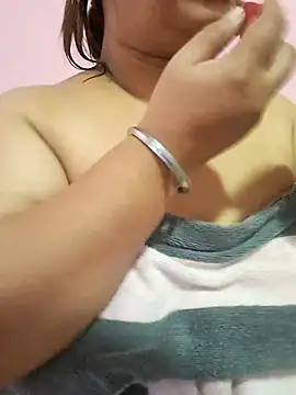 Snapshot of Ravina_patil1 chatting on June 26, 2026, 3:56 am Ravina patil1 online show from June 26, 2026, 3:56 am