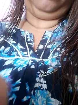 Snapshot of Ravina_patil1 chatting on July 4, 2026, 5:58 am Ravina patil1 online show from July 4, 2026, 5:58 am