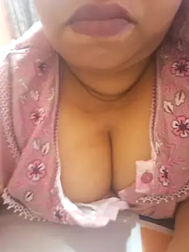 Snapshot of Ravina_patil1 chatting on October 29, 2025, 10:20 pm Ravina patil1 online show from October 29, 2025, 10:20 pm