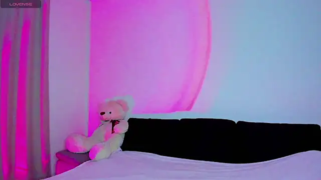 Snapshot of misspollywow chatting on February 6, 2025, 4:03 pm misspollywow online show from February 6, 2025, 4:03 pm