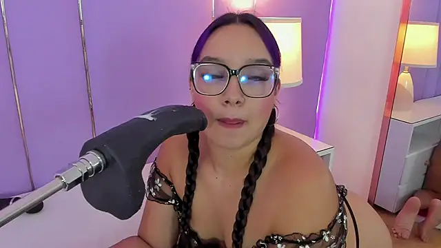 SophyRuiz  online show from November 18, 2025, 12:08 pm