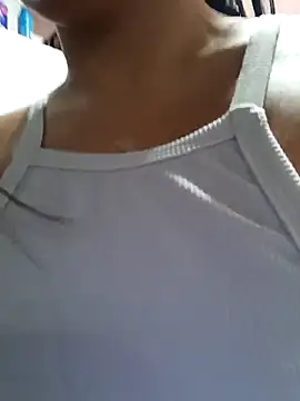 Snapshot of Ariakris chatting on April 14, 2026, 3:22 am Ariakris online show from April 14, 2026, 3:22 am