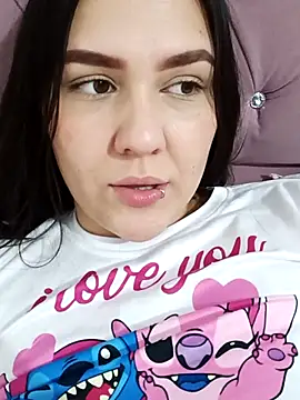 Snapshot of Ariakris chatting on November 21, 2025, 8:52 pm Ariakris online show from November 21, 2025, 8:52 pm