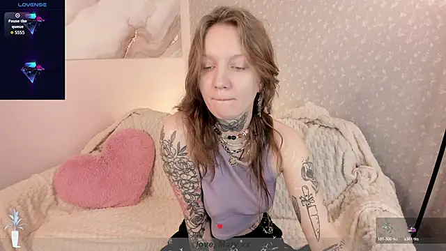 Snapshot of Mary_Xextra chatting on December 14, 2025, 1:01 am Mary Xextra online show from December 14, 2025, 1:01 am