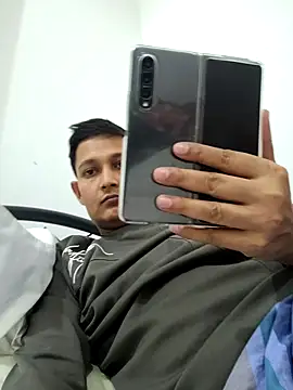 Snapshot of daddylove87 chatting on December 15, 2025, 12:11 pm daddylove87 online show from December 15, 2025, 12:11 pm