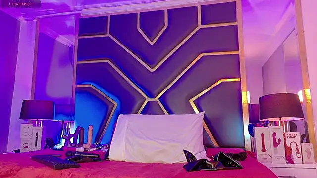 Snapshot of Scarlettt_Ass chatting on November 12, 2025, 12:09 pm Scarlettt Ass online show from November 12, 2025, 12:09 pm