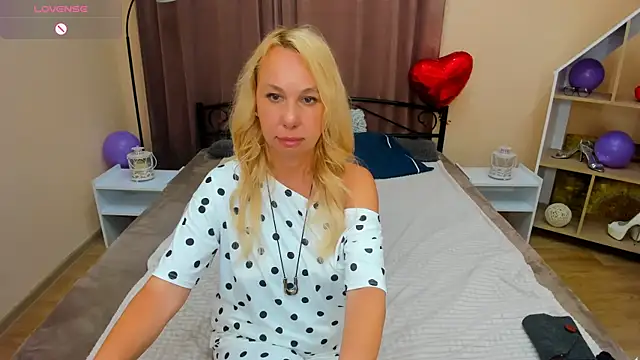 Snapshot of Anny_Jey_ chatting on July 25, 2026, 5:30 pm Anny Jey online show from July 25, 2026, 5:30 pm