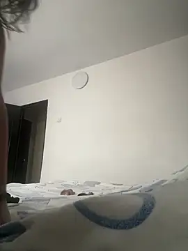 Snapshot of MikyVesela chatting on February 17, 2026, 8:33 am MikyVesela online show from February 17, 2026, 8:33 am