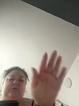 Snapshot of MikyVesela chatting on February 21, 2026, 9:00 am MikyVesela online show from February 21, 2026, 9:00 am