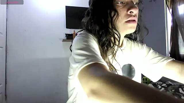 Snapshot of stephybrowm7 chatting on May 5, 2026, 1:14 pm stephybrowm7 online show from May 5, 2026, 1:14 pm