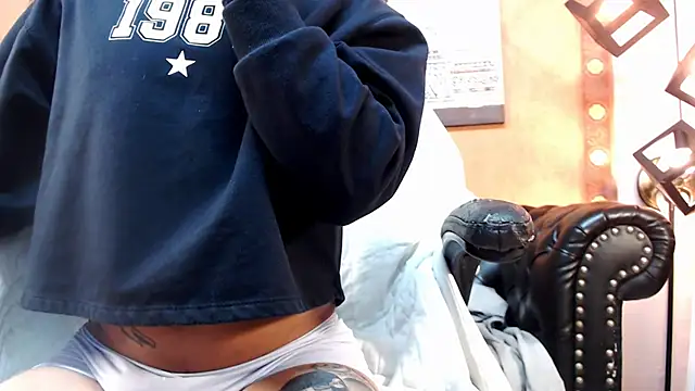 Snapshot of SaraSofia44 chatting on October 30, 2025, 8:17 pm SaraSofia44 online show from October 30, 2025, 8:17 pm