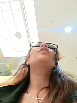 Snapshot of Lena-32 chatting on March 14, 2025, 6:18 pm Lena-32 online show from March 14, 2025, 6:18 pm