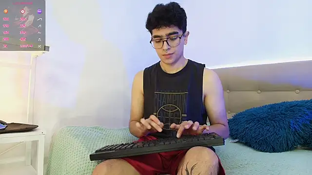 Snapshot of _nickconnor01 chatting on November 21, 2025, 11:48 pm nickconnor01 online show from November 21, 2025, 11:48 pm