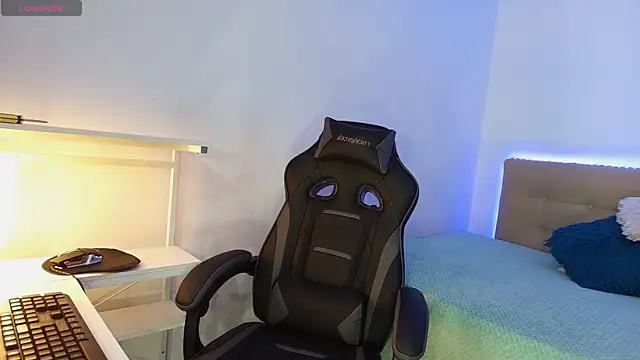 Snapshot of _nickconnor01 chatting on November 14, 2025, 4:27 am nickconnor01 online show from November 14, 2025, 4:27 am