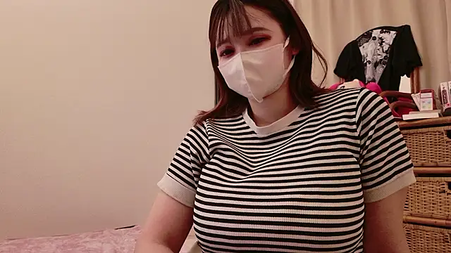Megu Melon online show from May 10, 2026, 9:46 am