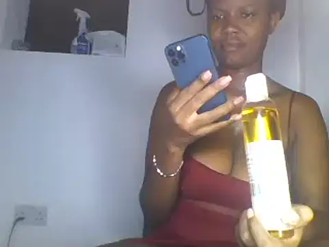 Snapshot of Cute_princcess chatting on November 18, 2025, 9:29 pm Cute princcess online show from November 18, 2025, 9:29 pm