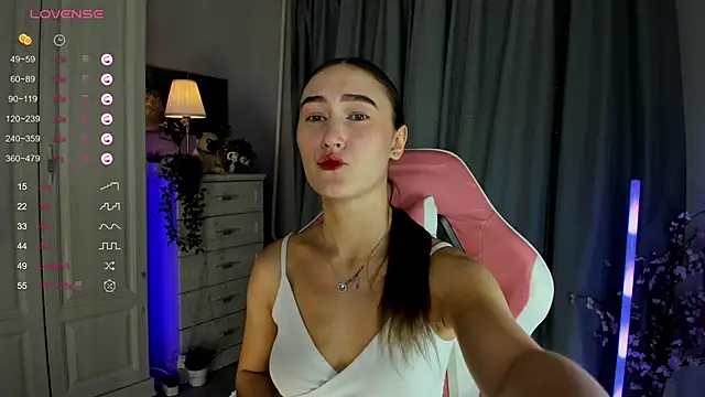 Snapshot of Milemissy chatting on December 5, 2025, 10:03 am Milemissy online show from December 5, 2025, 10:03 am