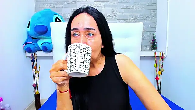 Snapshot of HorniestMilf chatting on October 11, 2025, 3:35 pm HorniestMilf online show from October 11, 2025, 3:35 pm