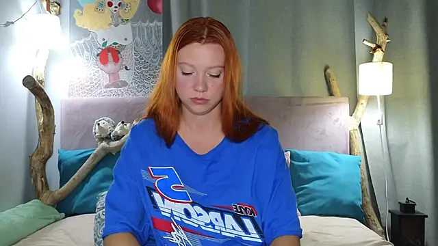 Snapshot of MileyMiller chatting on August 1, 2026, 3:32 pm MileyMiller online show from August 1, 2026, 3:32 pm