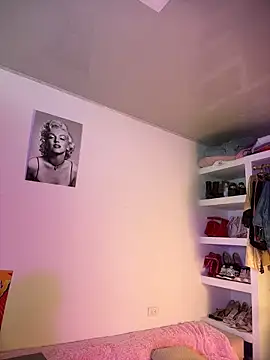 Snapshot of Melina-Smith chatting on March 28, 2026, 7:37 pm Melina-Smith online show from March 28, 2026, 7:37 pm