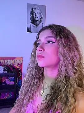 Snapshot of Melina-Smith chatting on April 9, 2026, 8:37 pm Melina-Smith online show from April 9, 2026, 8:37 pm