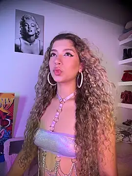 Snapshot of Melina-Smith chatting on April 4, 2026, 10:16 pm Melina-Smith online show from April 4, 2026, 10:16 pm