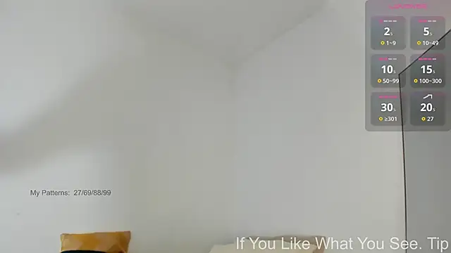 Snapshot of CirceJuno1 chatting on December 14, 2025, 10:48 pm CirceJuno1 online show from December 14, 2025, 10:48 pm