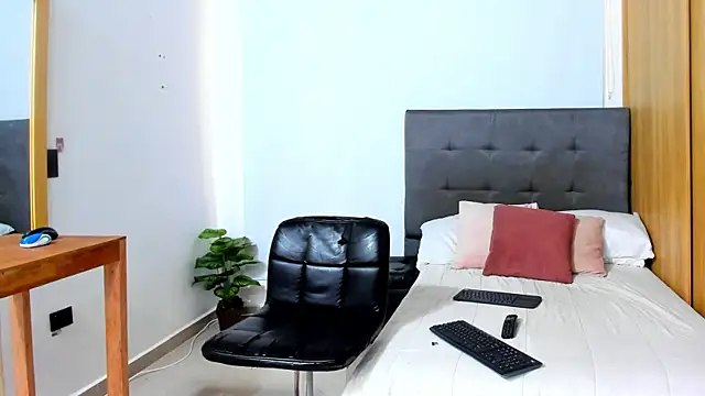 Snapshot of sexy_blackman3606 chatting on December 15, 2025, 7:31 pm sexy blackman3606 online show from December 15, 2025, 7:31 pm