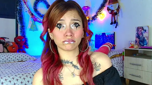 alisson zafiro  online show from December 17, 2025, 3:22 am