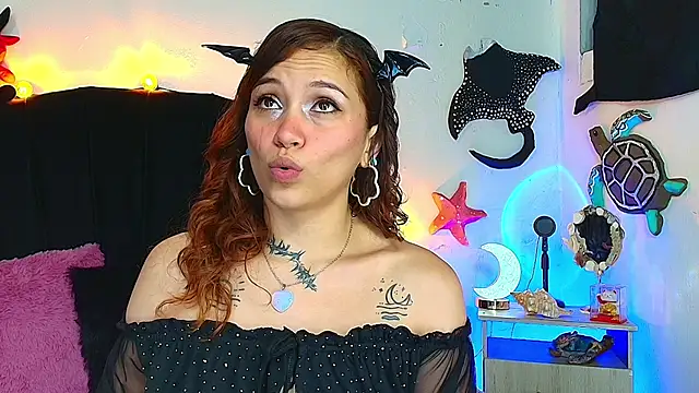 Snapshot of alisson_zafiro_ chatting on July 17, 2026, 8:55 am alisson zafiro online show from July 17, 2026, 8:55 am