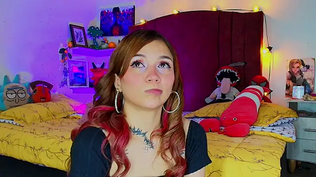 alisson zafiro  online show from November 28, 2025, 3:17 am