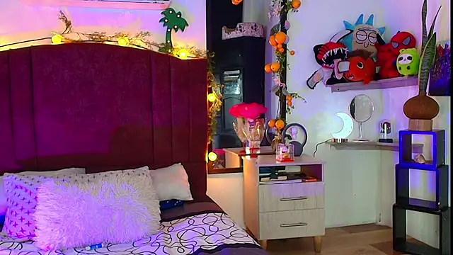 alisson zafiro  online show from May 3, 2026, 2:38 am