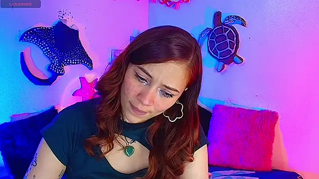 Snapshot of alisson_zafiro_ chatting on August 2, 2026, 9:29 am alisson zafiro online show from August 2, 2026, 9:29 am
