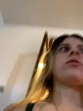 FlorBich online show from December 18, 2025, 2:21 pm