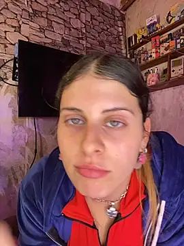 FlorBich online show from May 6, 2026, 3:21 am