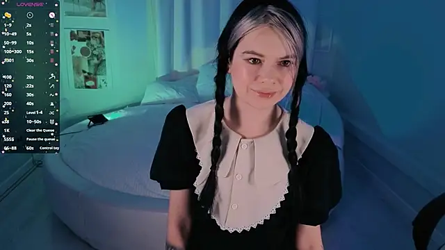 Snapshot of Lil_Amelie chatting on October 14, 2025, 7:42 am Lil Amelie online show from October 14, 2025, 7:42 am