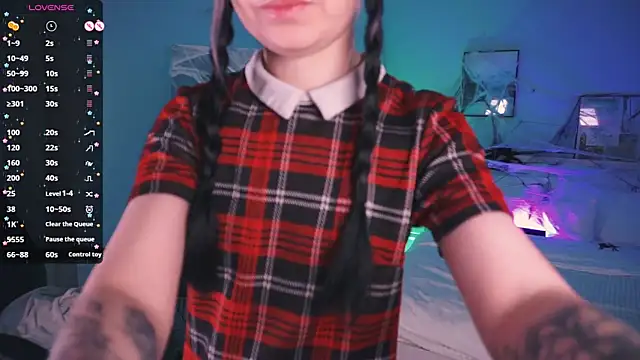 Snapshot of Lil_Amelie chatting on October 16, 2025, 8:22 am Lil Amelie online show from October 16, 2025, 8:22 am