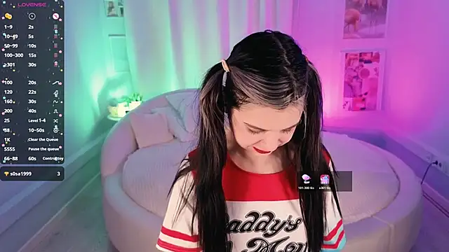 Snapshot of Lil_Amelie chatting on November 21, 2025, 7:51 am Lil Amelie online show from November 21, 2025, 7:51 am