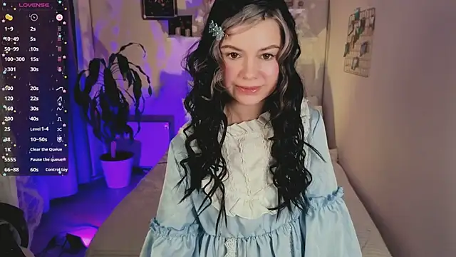 Snapshot of Lil_Amelie chatting on November 11, 2025, 9:48 am Lil Amelie online show from November 11, 2025, 9:48 am