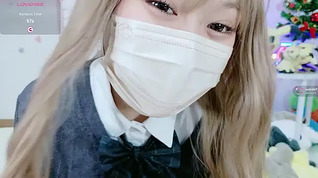 Snapshot of _Iroha_99 chatting on December 4, 2025, 2:38 pm Iroha 99 online show from December 4, 2025, 2:38 pm